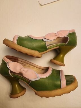 Mini Bebe.John Fluevog Green and pink leather with Pink Bows and sculpted heel